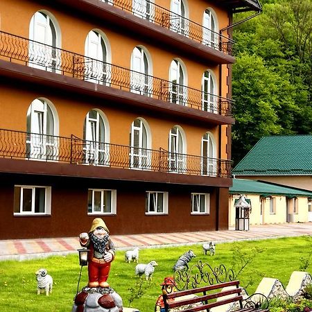 ホテル Perlyna Podillyа サタノ エクステリア 写真