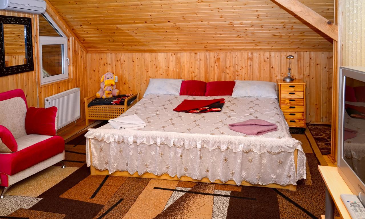 ホテル Perlyna Podillyа サタノ エクステリア 写真